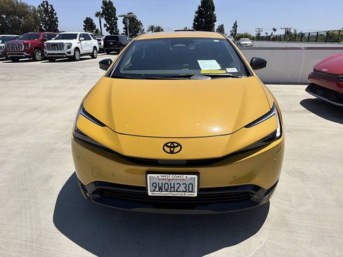Used 2026 Toyota Prius FWD image 1
