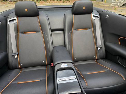 Used 2018 Rolls-Royce Dawn RWD image 29