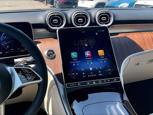 Used 2026 Mercedes-Benz GLC 300 4MATIC image 5