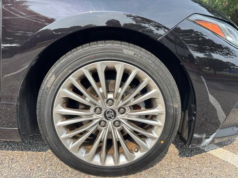 Used 2019 Toyota Avalon Limited FWD image 52