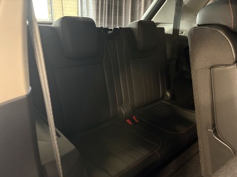 Used 2024 Volkswagen Tiguan Wolfsburg Edition FWD image 36