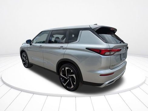 Used 2024 Mitsubishi Outlander SE AWD/4WD image 6
