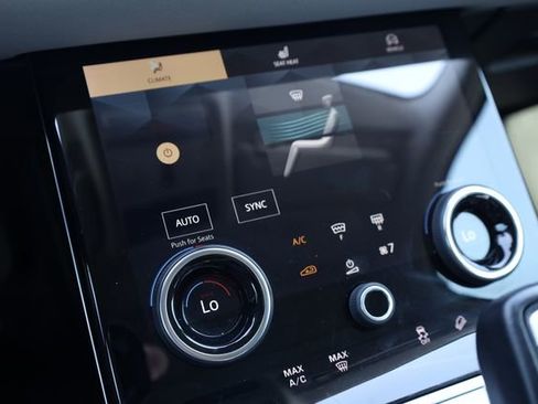 Used 2023 Land Rover Range Rover Evoque S image 18