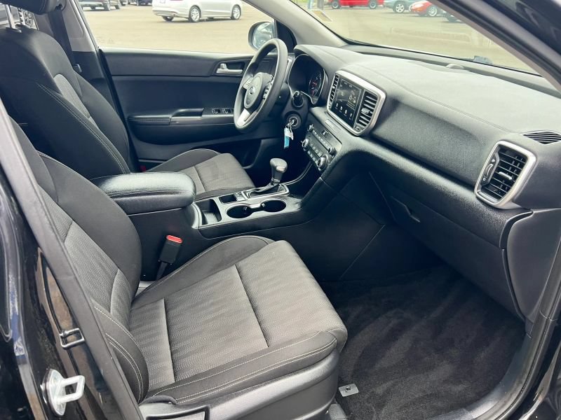 Used 2020 Kia Sportage LX AWD/4WD image 8