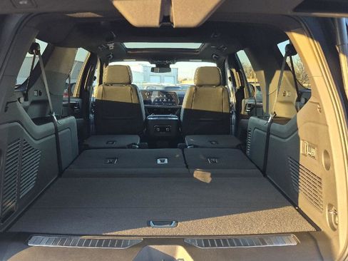 New 2026 Chevrolet Suburban Premier w/ Sun And Tow Package AWD/4WD image 7