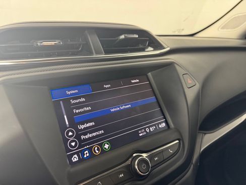 Used 2022 Chevrolet TrailBlazer LT w/ LPO, Blackout Package FWD image 26