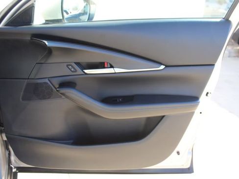 Certified 2024 MAZDA CX-30 AWD 2.5 S w/ Preferred Package image 39