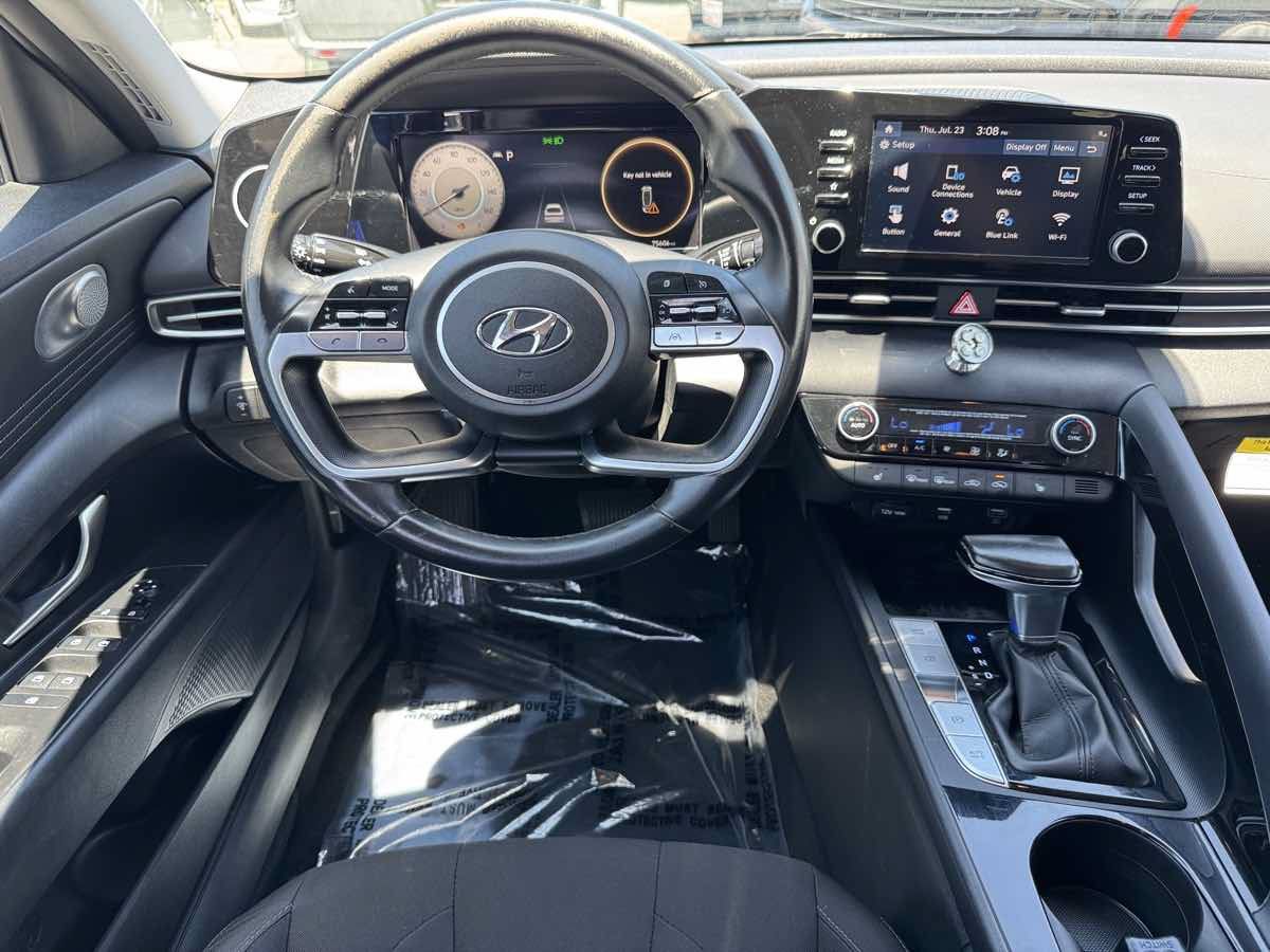 Used 2021 Hyundai Elantra SEL w/ Convenience Package FWD image 18