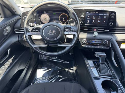 Used 2021 Hyundai Elantra SEL w/ Convenience Package FWD image 18