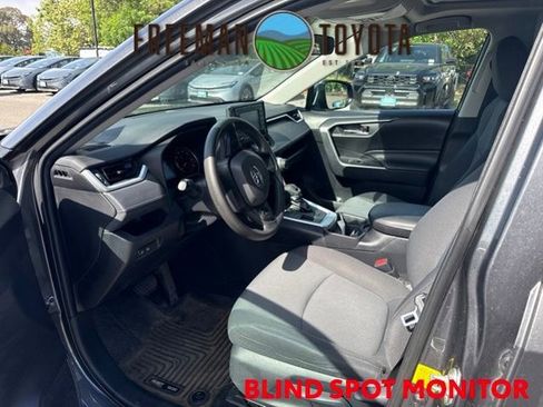 Used 2019 Toyota RAV4 XLE AWD/4WD image 7
