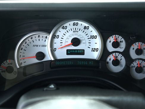 Used 2004 HUMMER H2 w/ Preferred Equipment Group AWD/4WD image 20