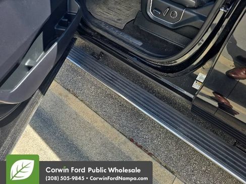 Used 2019 Ford Expedition Platinum AWD/4WD image 12