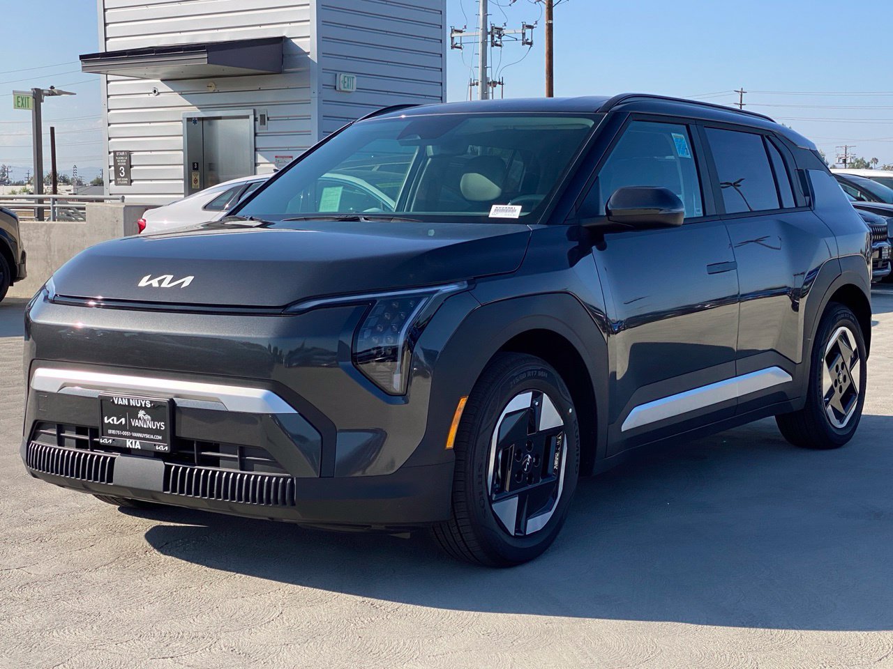 New 2027 Kia EV3 Wind FWD image 7