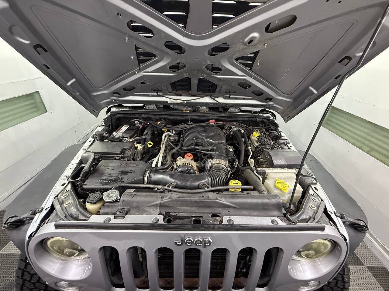 Used 2016 Jeep Wrangler Unlimited Sport w/ Quick Order Package 24S AWD/4WD image 32