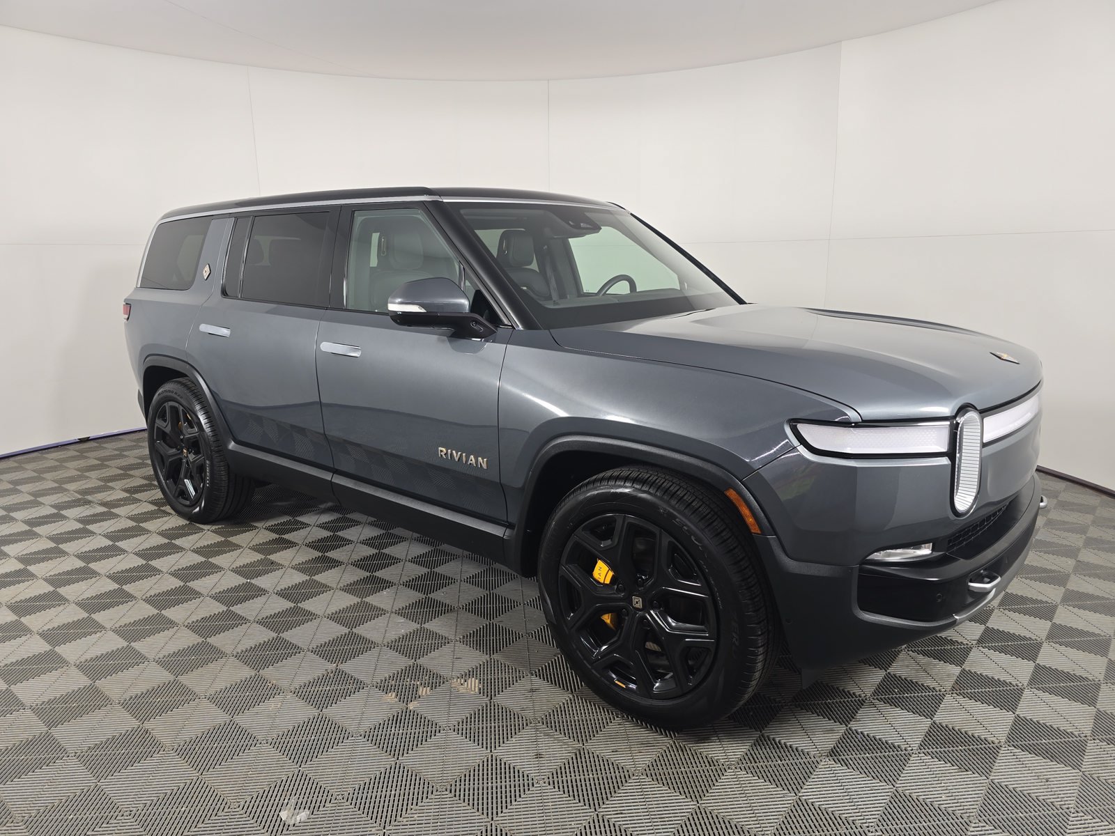 Used 2023 Rivian R1S Adventure Quad AWD/4WD image 7