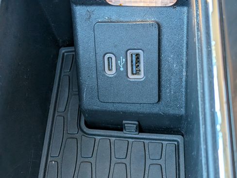 Used 2023 Lincoln Aviator 2WD w/ Premium Package image 31
