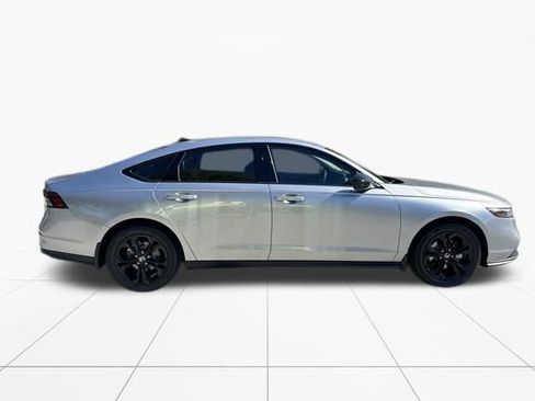 New 2025 Honda Accord SE image 9