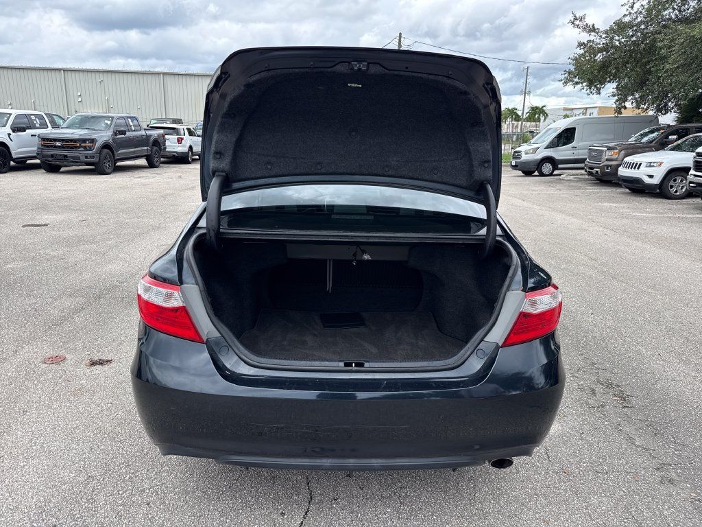 Used 2017 Toyota Camry SE FWD image 22