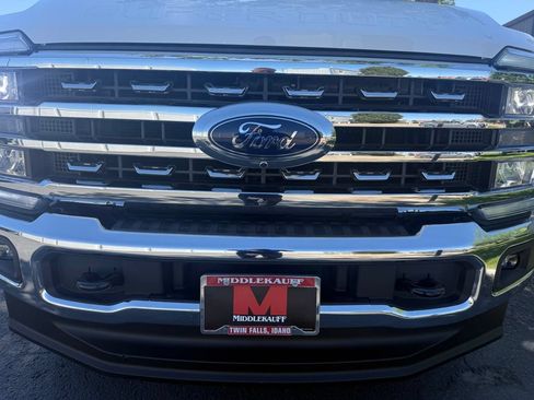 Used 2025 Ford F250 Lariat w/ FX4 Off-Road Package AWD/4WD image 9