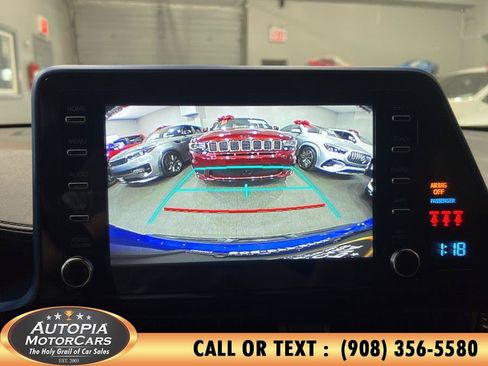 Used 2019 Toyota C-HR XLE FWD image 25