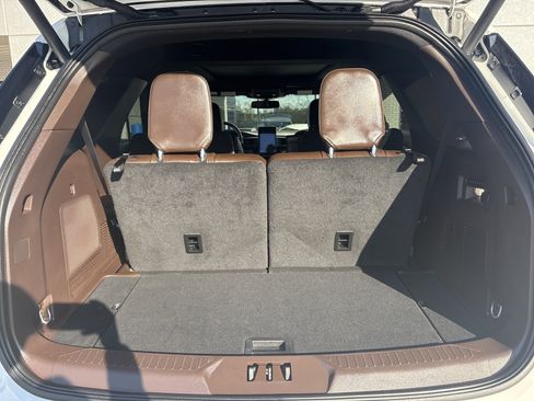 Used 2024 Ford Explorer King Ranch w/ Technology Package image 5