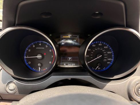 Used 2019 Subaru Outback 2.5i Limited AWD/4WD image 3