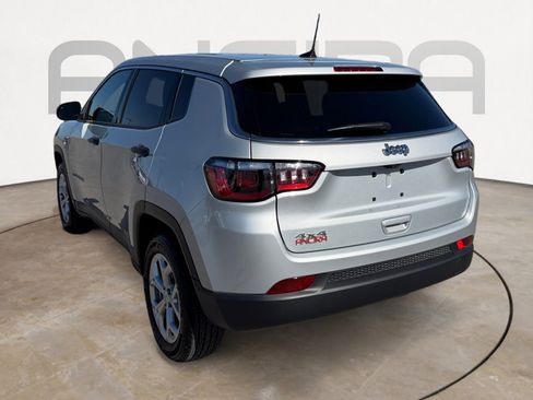 Used 2024 Jeep Compass Sport image 8