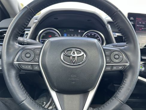 Certified 2022 Toyota Camry XLE w/ Navigation Upgrade Package image 20