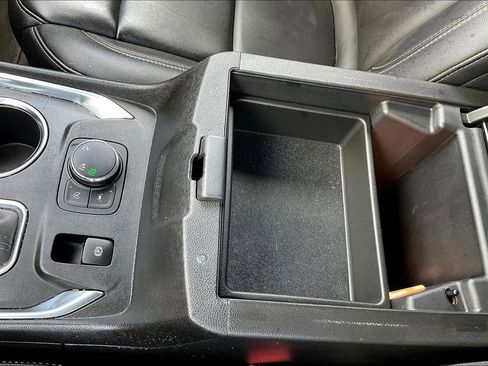 Used 2023 Chevrolet Traverse LT w/ LT Premium Package image 26