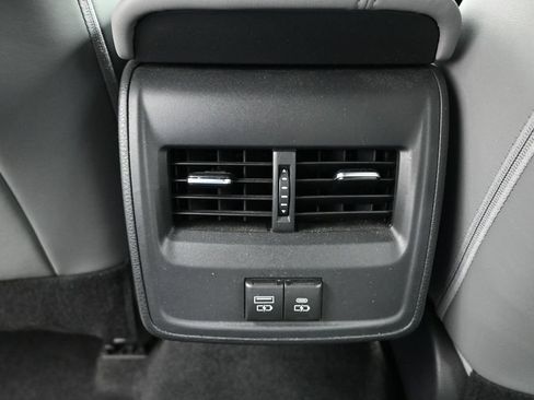 Used 2022 Toyota Avalon XLE w/ Moonroof Package FWD image 16