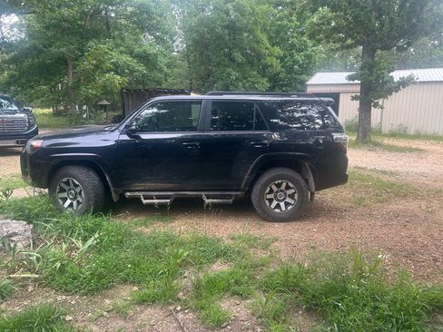 Used 2020 Toyota 4Runner TRD Off-Road Premium w/ Moonroof Package AWD/4WD image 5