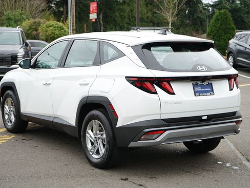 Certified 2025 Hyundai Tucson SE image 4