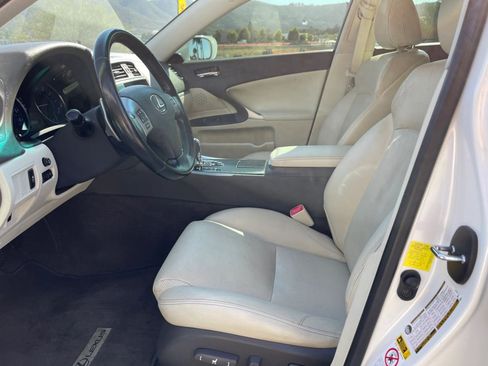 Used 2013 Lexus IS 250 w/ Premium Pkg Value Edition RWD image 15