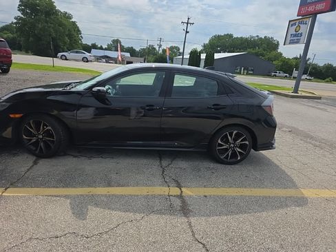 Used 2018 Honda Civic Sport Touring image 3