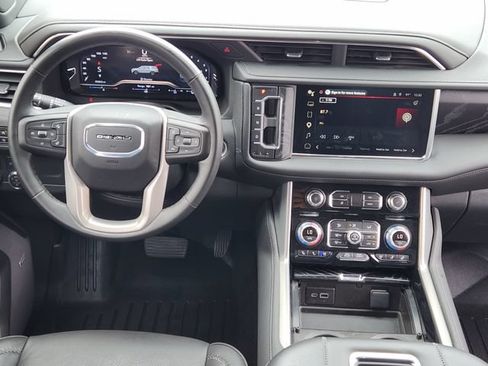 Used 2024 GMC Yukon XL Denali AWD/4WD image 27