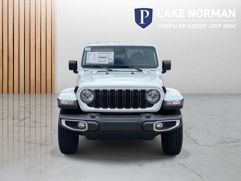 New 2025 Jeep Gladiator Sport w/ Premium Package image 3