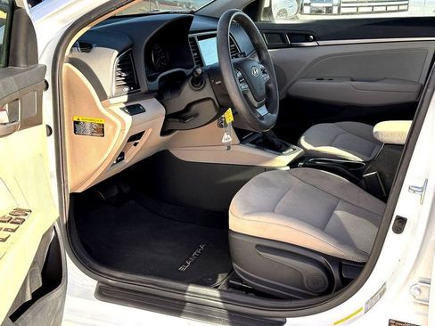 Used 2017 Hyundai Elantra SE image 12
