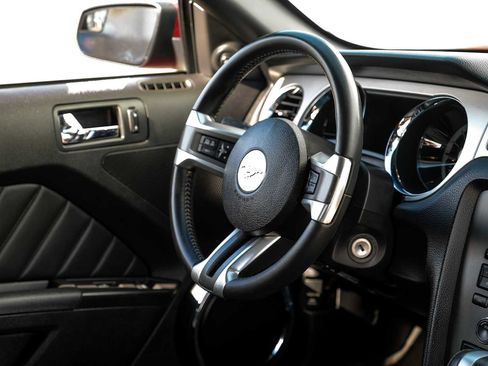 Used 2013 Ford Mustang Premium image 14