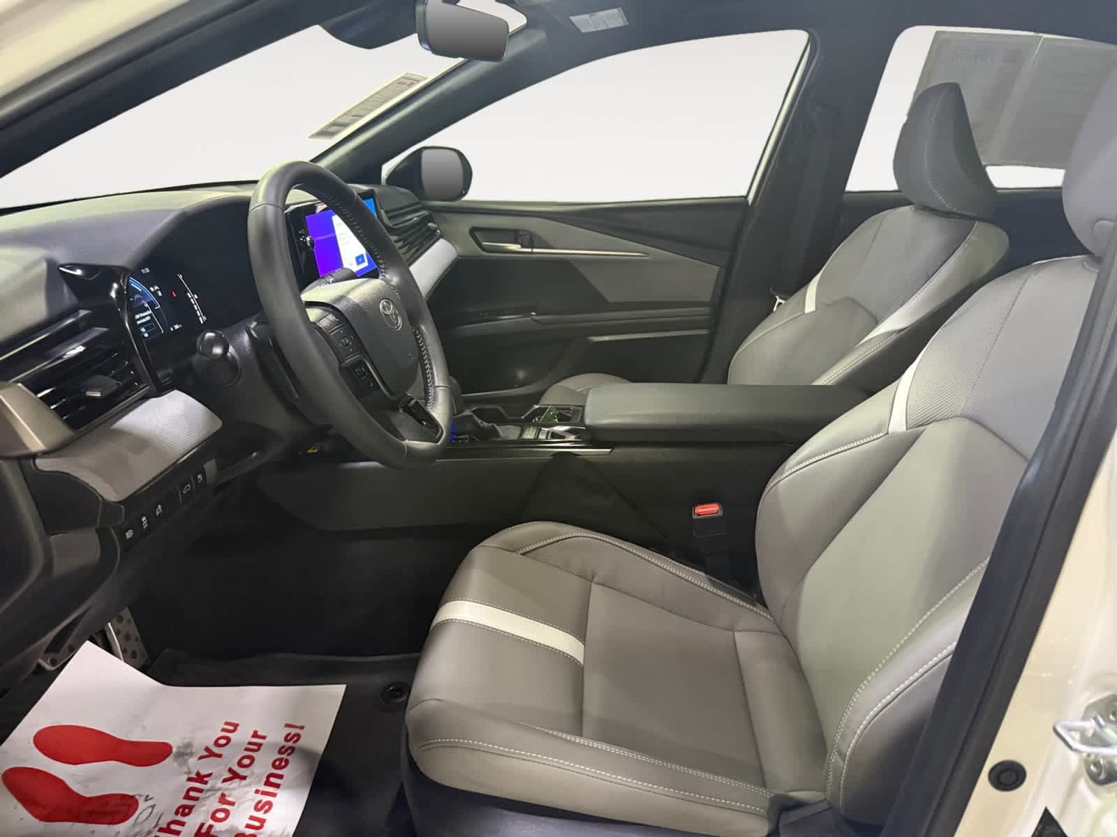 Used 2025 Toyota Camry SE w/ Multimedia Upgrade Package FWD image 15