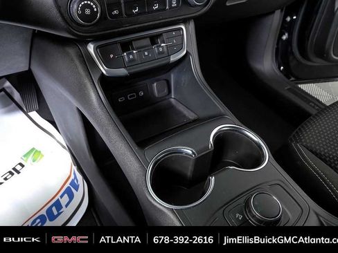 Used 2024 GMC Terrain SLE FWD image 16