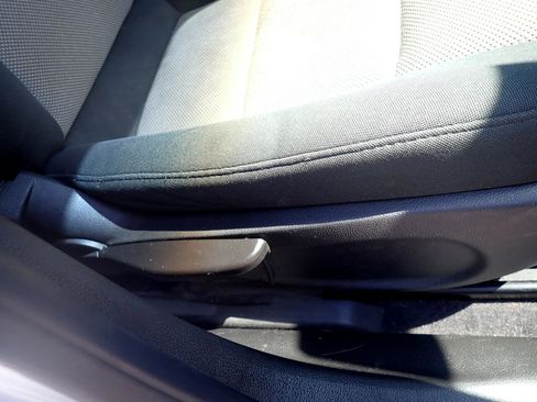 Used 2012 Chevrolet Cruze LS image 33