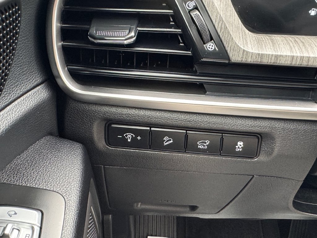 Used 2024 Kia Telluride EX w/ EX Captain's Chair Package AWD/4WD image 31