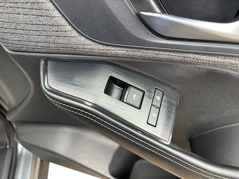 Used 2023 Nissan Rogue SV image 28