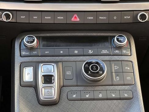 Used 2024 Hyundai Palisade Limited AWD/4WD image 26