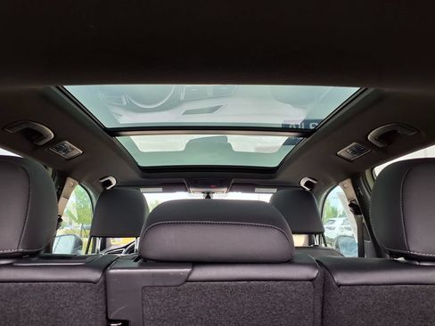 Used 2019 Volkswagen Tiguan S FWD image 40