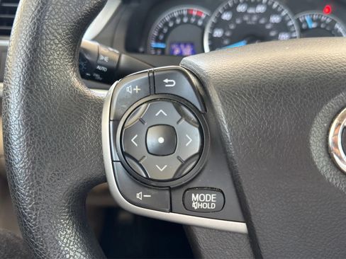 Used 2014 Toyota Camry LE FWD image 26