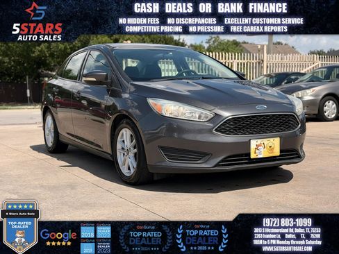 Used 2016 Ford Focus SE FWD image 1