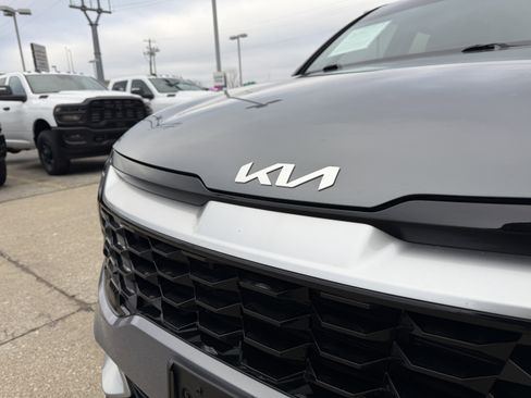 Used 2023 Kia Sportage EX image 18