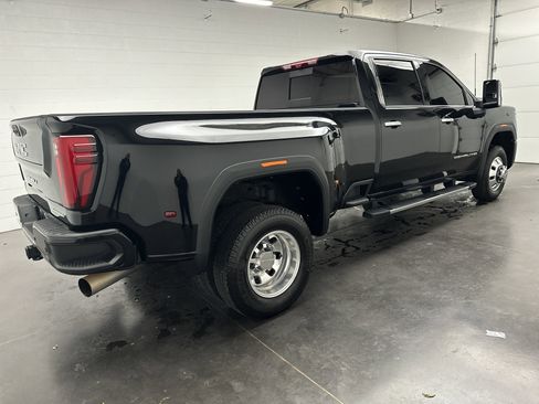 Used 2024 GMC Sierra 3500 Denali w/ Technology Package image 12