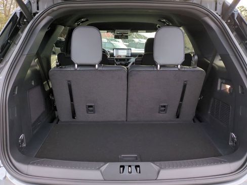 New 2026 Ford Explorer ST-Line w/ ST-Line Street Pack image 13